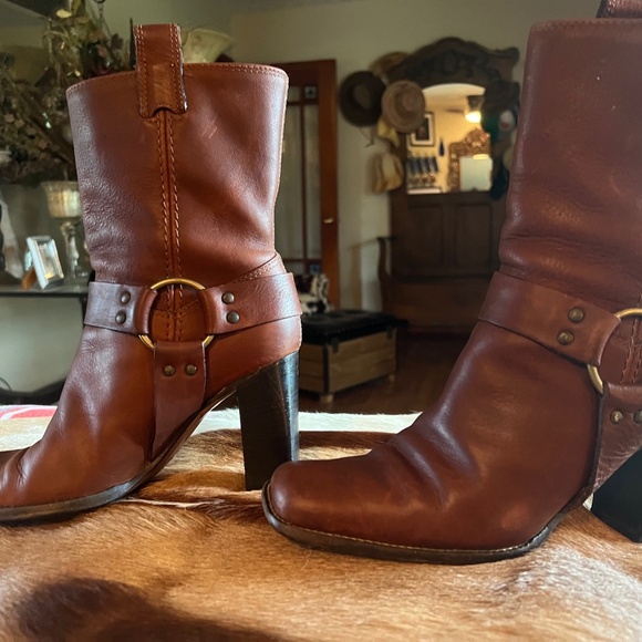 Michael Kors Brown Leather Low-Calf Boots W/ 3" Block Heels--Size 7.5 - Picture 3 of 15